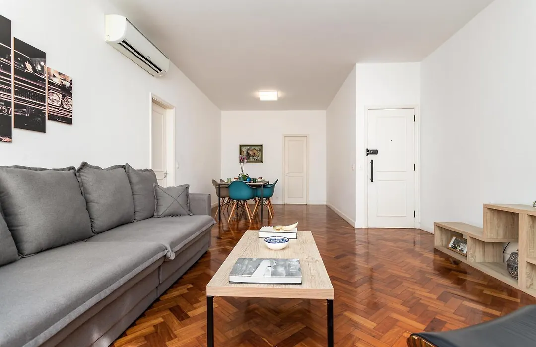 Unhotel - Charmoso Apartamento Temporada com 3 quartos em Copacabana-1